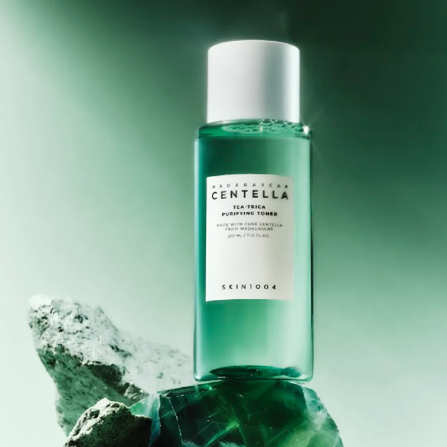 SKIN1004 Madagascar Centella Tea-Trica Purifying Toner Normalizujący tonik z olejkiem z drzewa herbacianego 210 ml