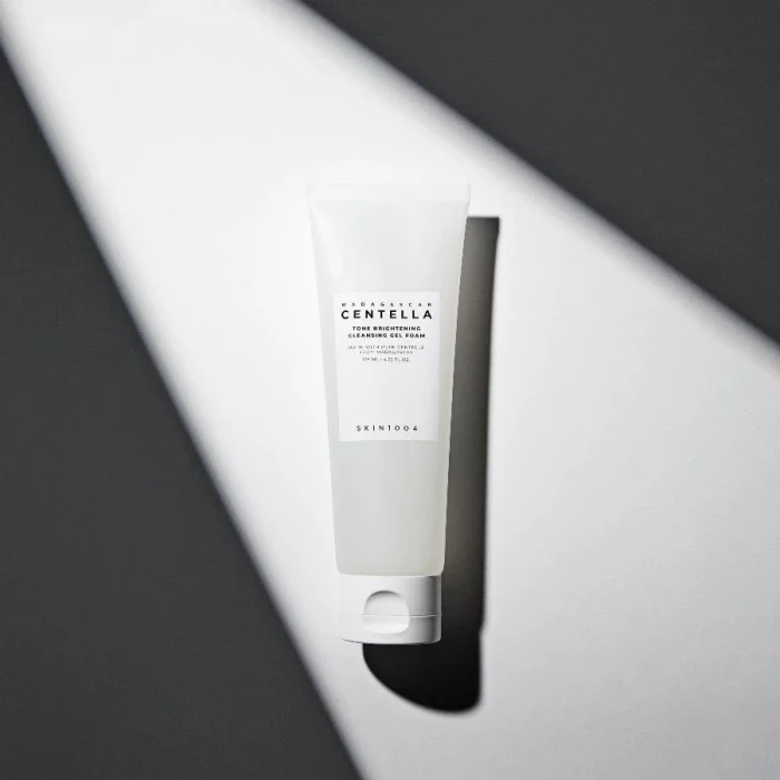 SKIN1004 Madagascar Centella Tone Brightening Cleansing Gel Foam Żelowa pianka do mycia twarzy z wąkrotą azjatycką 125 ml