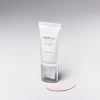 SKIN1004 Madagascar Centella Tone Brightening Tone-Up Sunscreen SPF50+ PA++++ Rozświetlający krem z filtrem przeciwsłonecznym 50 ml