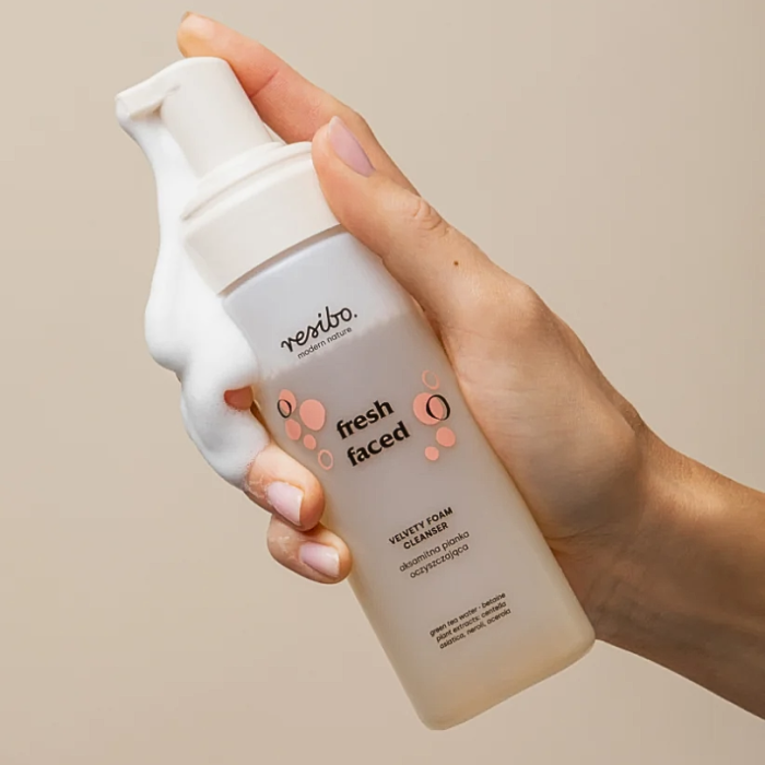 RESIBO Fresh Faced aksamitna pianka oczyszczająca 150 ml