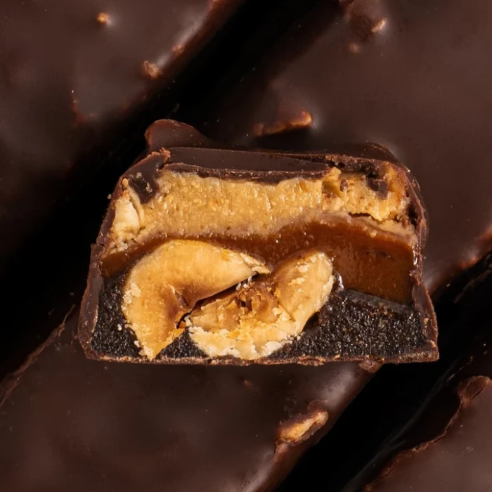 FIZI baton w polewie czekoladowej "hazelnut+caramel" 45g