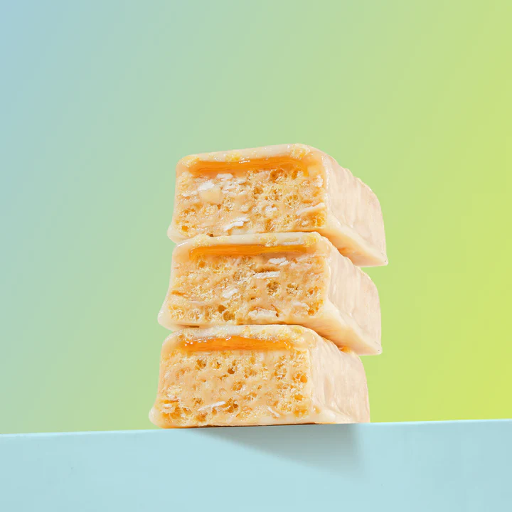 FIZI chrupiący baton z białej czekolady z witaminami "salted caramel"