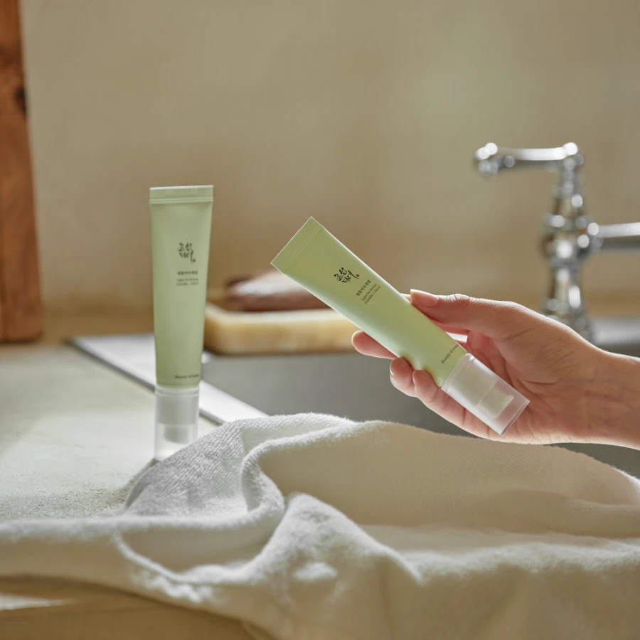 BEAUTY OF JOSEON Light On Serum - Centella + Vita C - Brightening Serum with Vitamin C 10%- 30ml