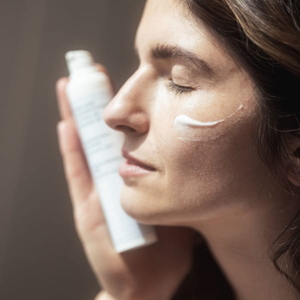 MOHANI Regenerujący krem barierowy z ektoiną 2%, kompleksem mikrobiotycznym 5% i ceramidem NP 50 ml