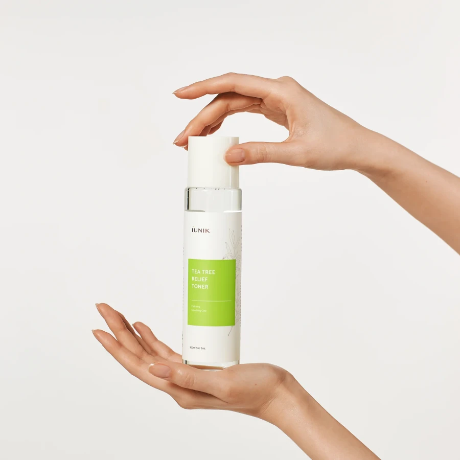 iUNIK Tea Tree Relief Toner Łagodzący tonik z drzewem herbacianym 200 ml