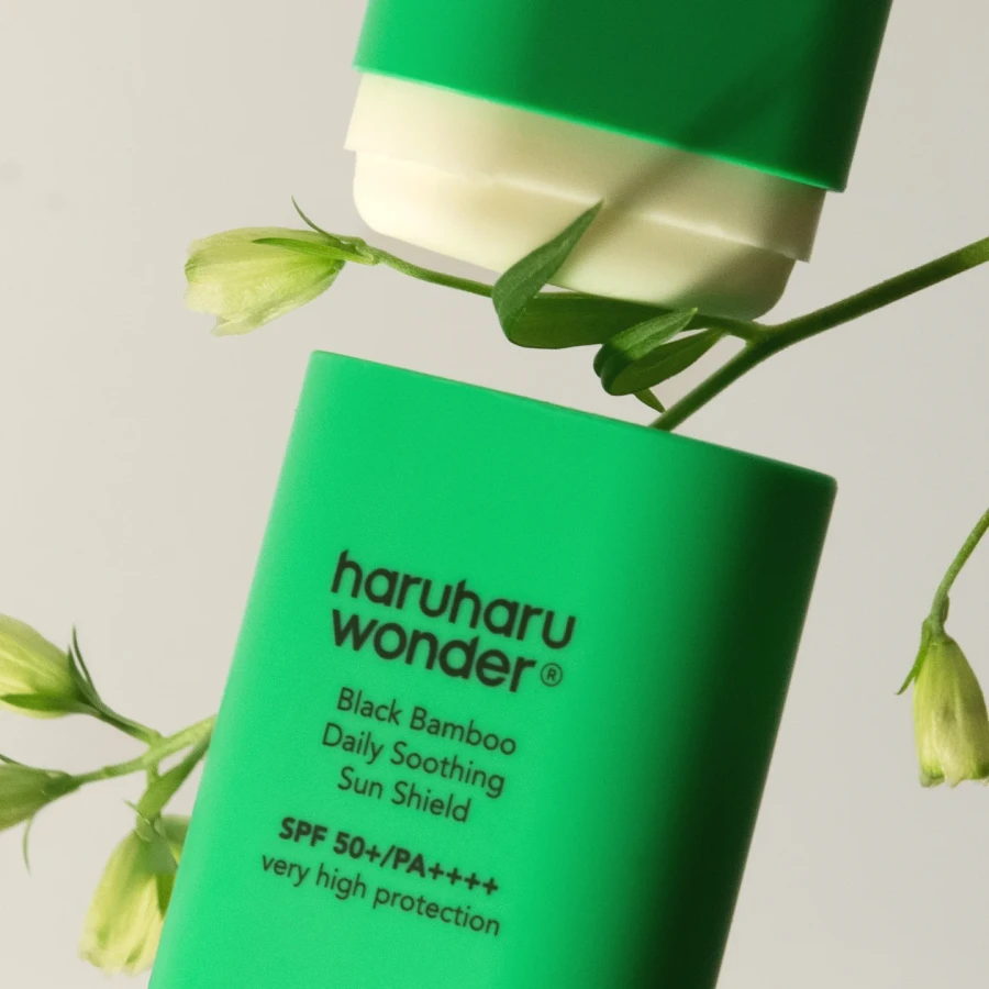 HARUHARU WONDER Black Bamboo Daily Soothing Sun Shield SPF 50+/PA++++ SPF w sztyfcie 20 g