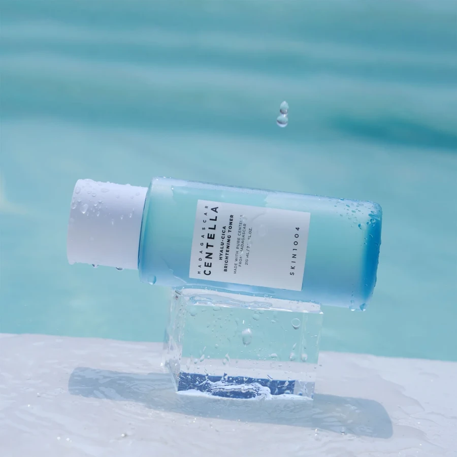 SKIN1004 Madagascar Centella Hyalu-Cica Brightening Toner Nawilżający tonik z wąkrotą azjatycką 210 ml