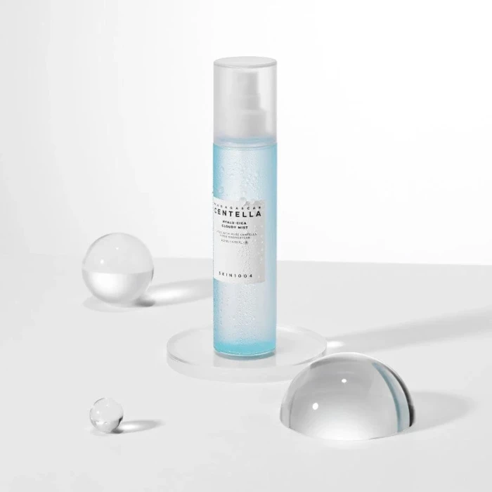 SKIN1004 Madagascar Centella Hyalu-Cica Cloudy Mist Nawadniająca mgiełka do twarzy 120 ml