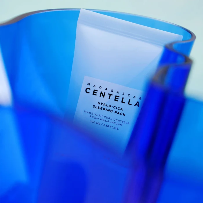 SKIN1004 Madagascar Centella Hyalu-Cica Sleeping Pack Nawilżająco łagodząca maska na noc z wąkrotą azjatycką 100 ml