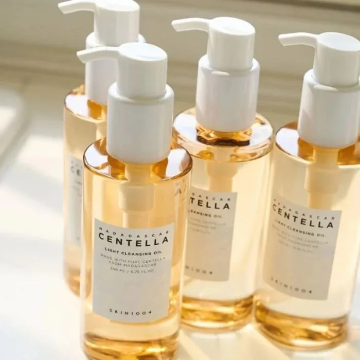SKIN1004 Madagascar Centella Light Cleansing Oil Lekki olejek do mycia twarzy 200 ml